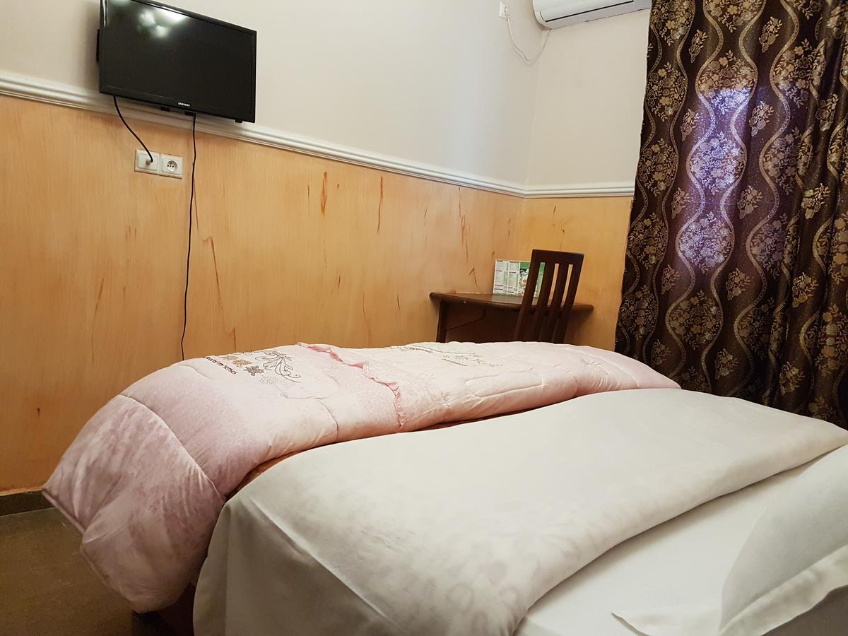 Liza Hotel Yaoundé エクステリア 写真