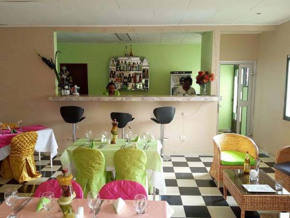 Liza Hotel Yaoundé エクステリア 写真